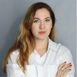 Мистер Ноготь и усатый нянь: почему мужчины в России все чаще выбирают женские профессии